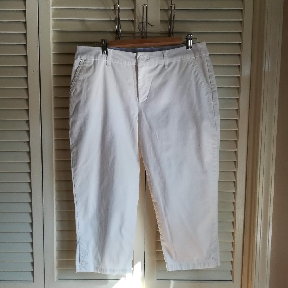 Croft & Barrow White Capris with Button Detail